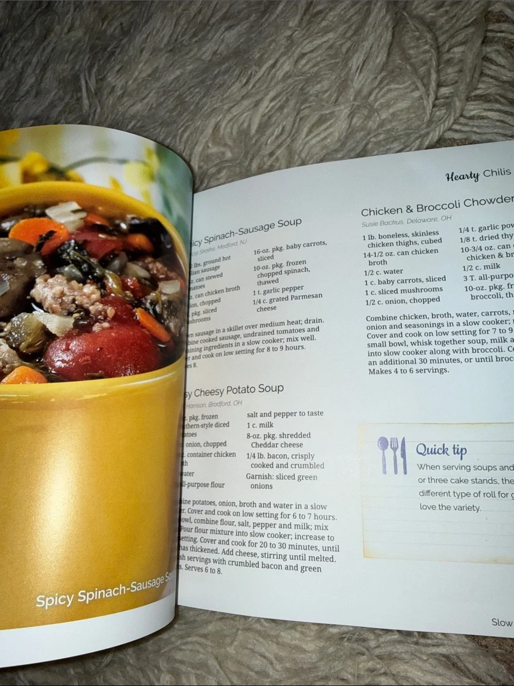Gooseberry Patch Slow Cooker to the Rescue Cookbook - Teal Accent